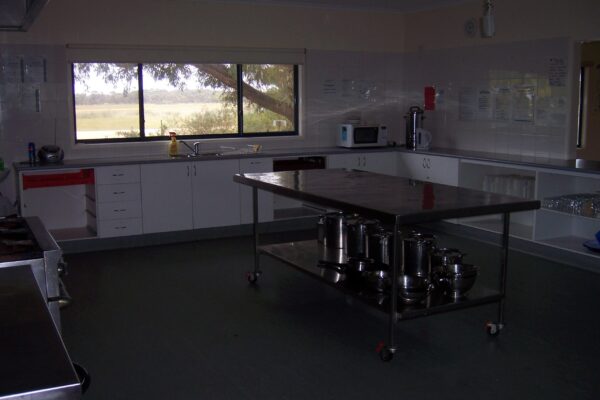 coastal_forest_kitchen_003